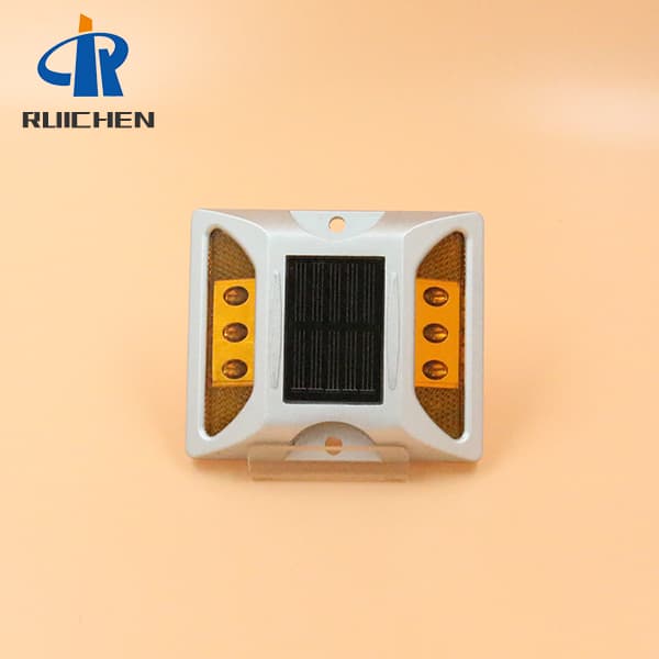 <h3>White Solar Stud Light For Pedestrian In Japan</h3>
